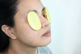 el uso de patatas para el rejuvenecimiento del contorno de ojos