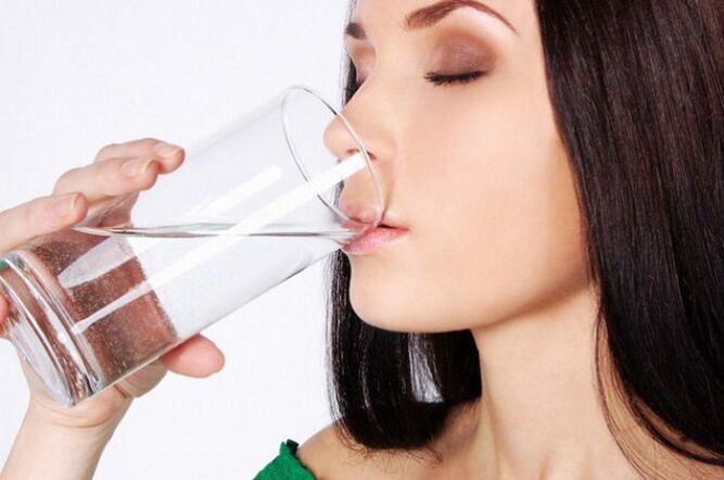 beber agua para rejuvenecer la piel